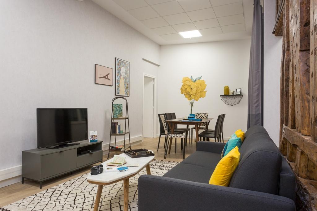 Apartemen 96 m² dengan 3 kamar tidur dan 1 kamar mandi pribadi di 2nd - Louvre - Bourse Paris Bagian luar foto