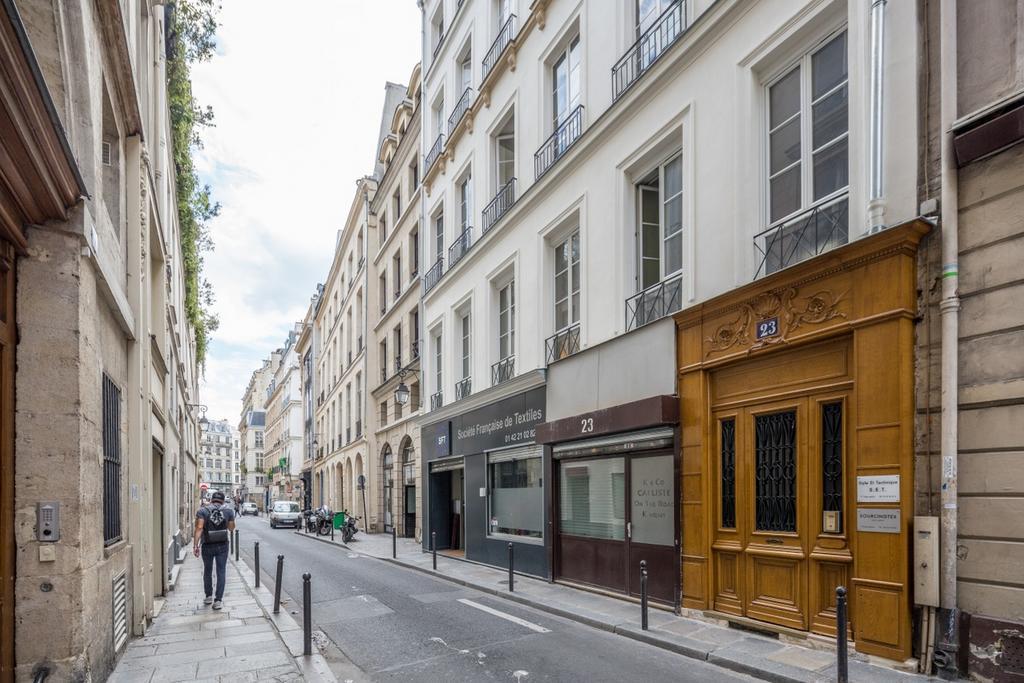 Apartemen 96 m² dengan 3 kamar tidur dan 1 kamar mandi pribadi di 2nd - Louvre - Bourse Paris Bagian luar foto